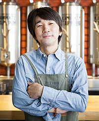 審査委員長 指出 一正氏